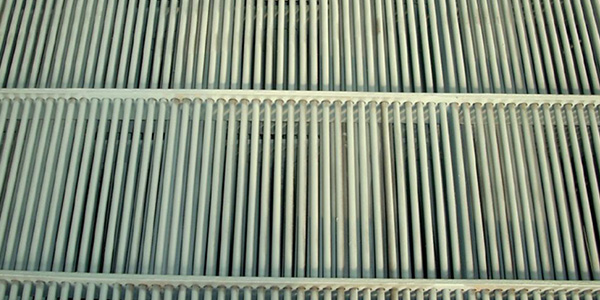 棒條與機(jī)體共頻振動