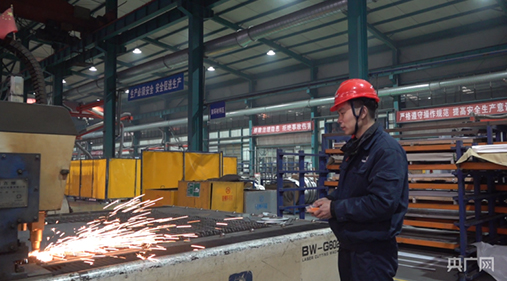 【央廣網(wǎng)】開(kāi)年看一線丨河南新鄉(xiāng)縣：科研生產(chǎn)齊頭并進(jìn) 企業(yè)揚(yáng)帆開(kāi)新局